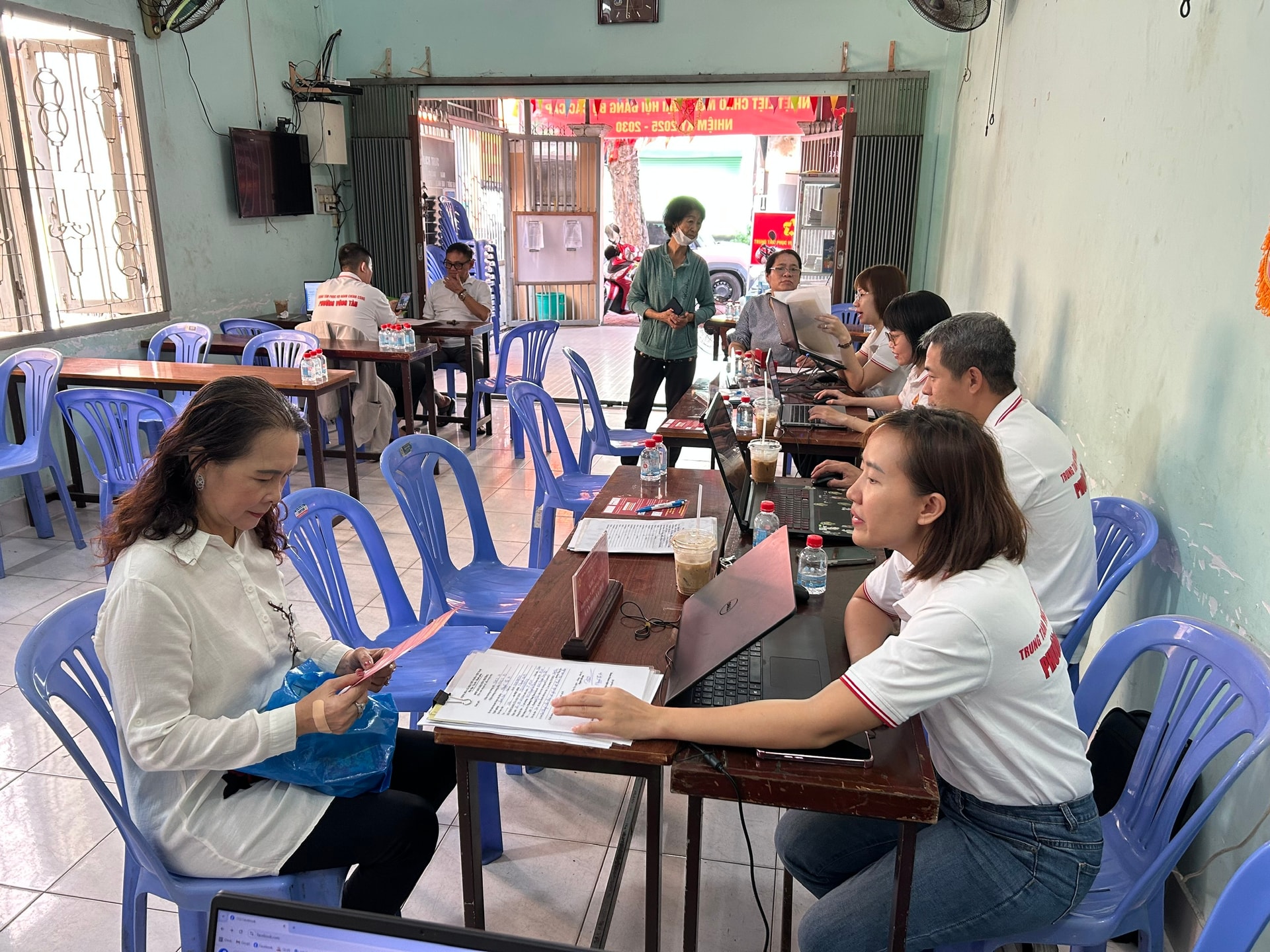 Trung tâm Phục vụ hành chính công lưu động triển khai trong cả ngày lễ 2:9