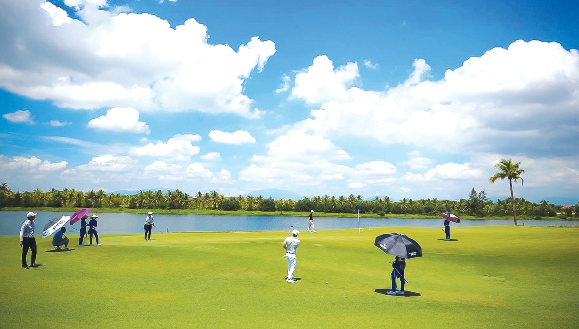 Golf ngày nay đã trở thành một phần quan trọng trong chiến lược phát triển du lịch cao cấp của nhiều quốc gia