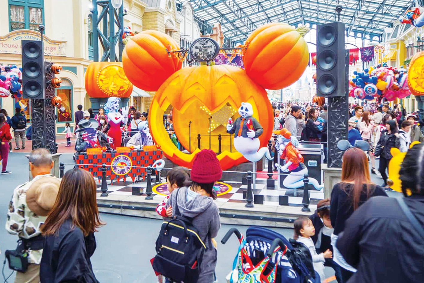 Disney land tạo ra sự hài lòng cùng tỷ lệ quay lại vượt trội so với nhiều mô hình giải trí khác