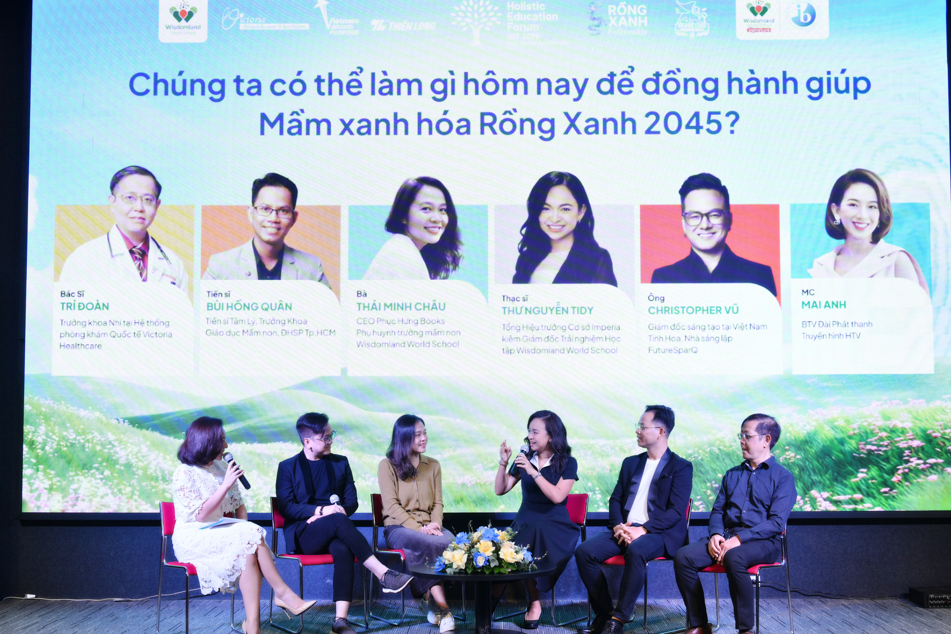 Các chuyên gia chia sẻ tại Diễn đàn