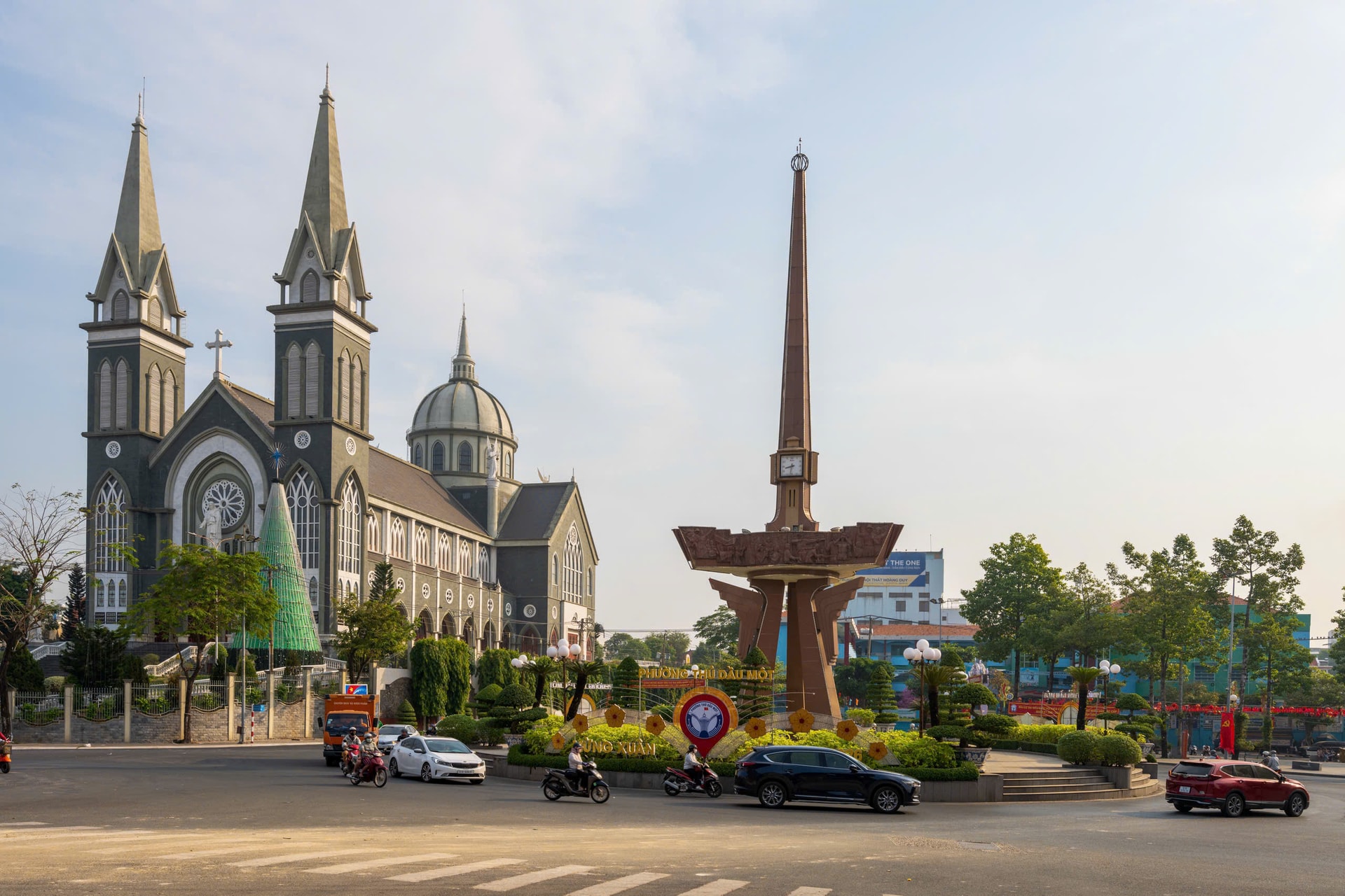 Bình Dương – Thủ phủ công nghiệp thông minh Sự hòa hợp giữa kiến trúc tâm linh uy nghi và hạ tầng đô thị hiện đại sau quá trình liên kết vùng sâu rộng