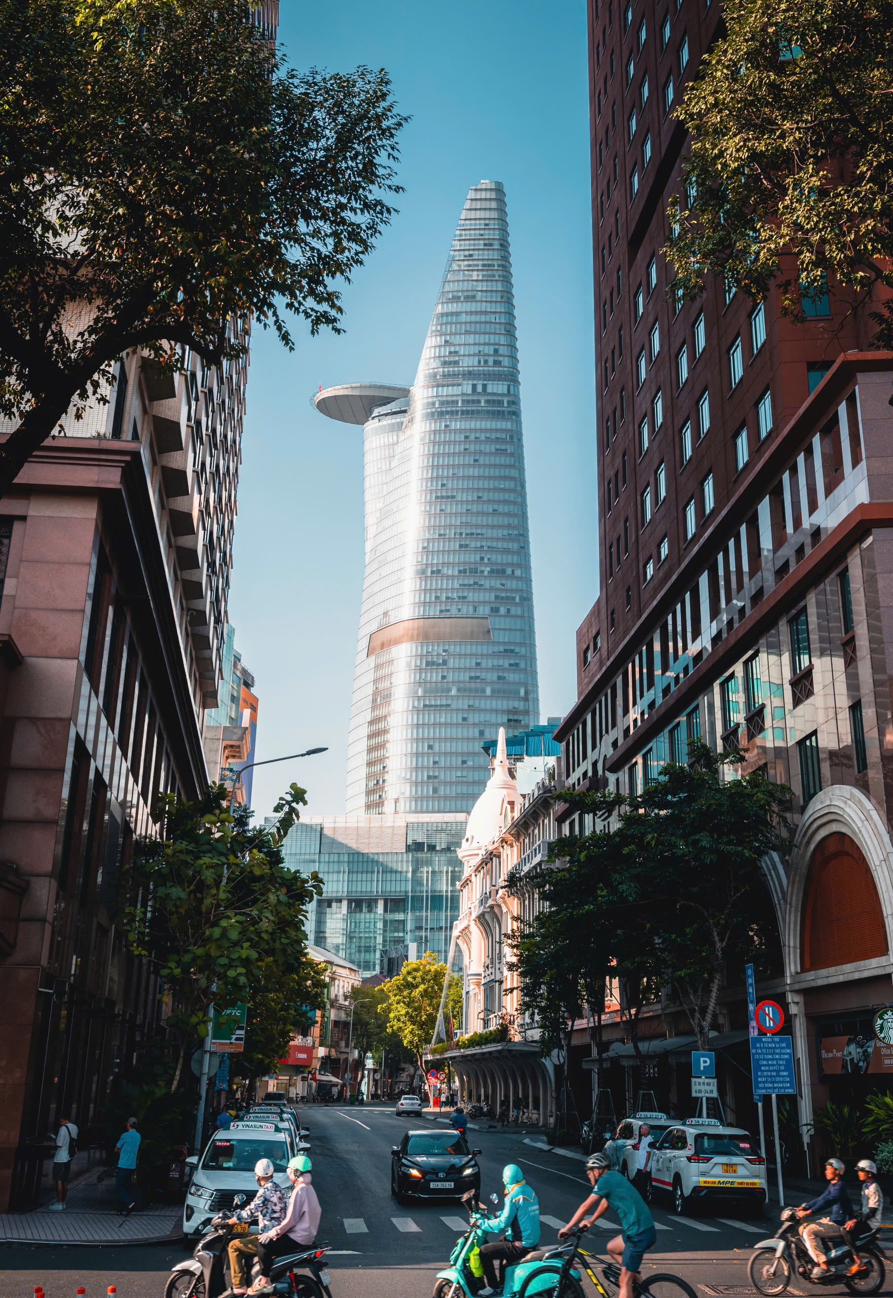 Nhịp sống đô thị thông minh Sự ưu tiên cho phương tiện xanh và không gian đi bộ tại trung tâm TP.HCM minh chứng cho tư duy quy hoạch vị nhân sinh.