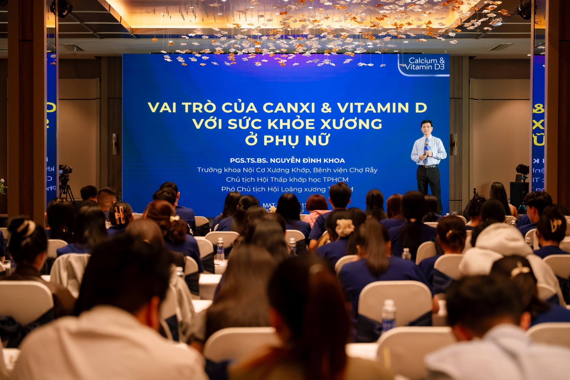 Hội thảo “Vai trò của Canxi và Vitamin D với sức khỏe xương ở phụ nữ”, chủ trì bởi PGS.TS.BS Nguyễn Đình Khoa