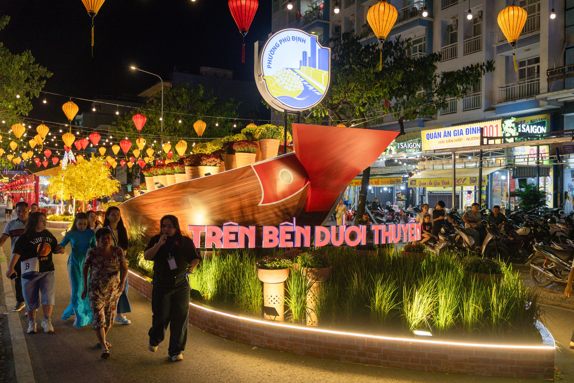 Các tiểu cảnh chợ hoa 