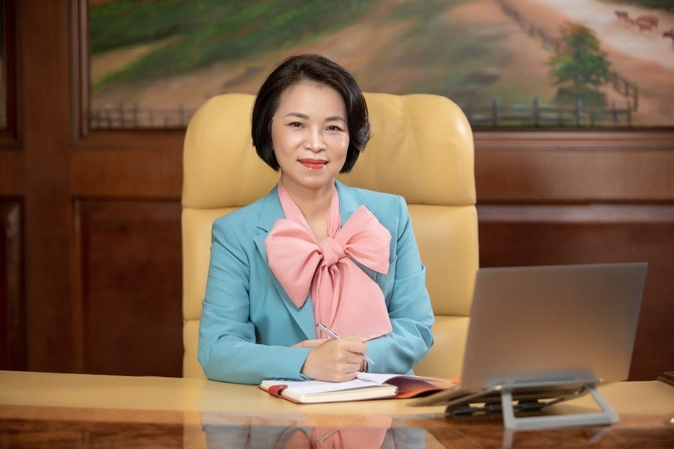 ba_pham_thu_huong_nguoi_dong_san.jpg