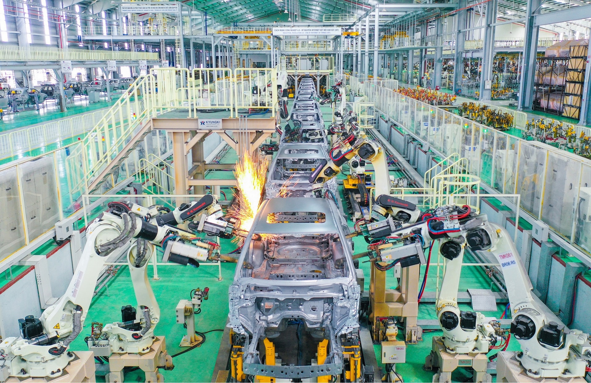 Dây chuyền hàn robot Thaco