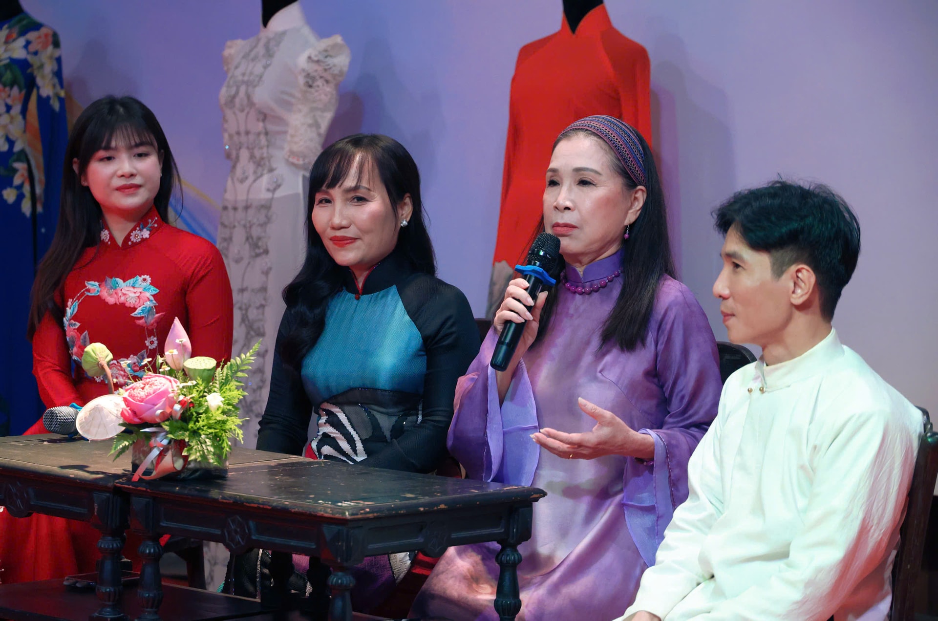 Các diễn giả trong buổi tọa đàm 