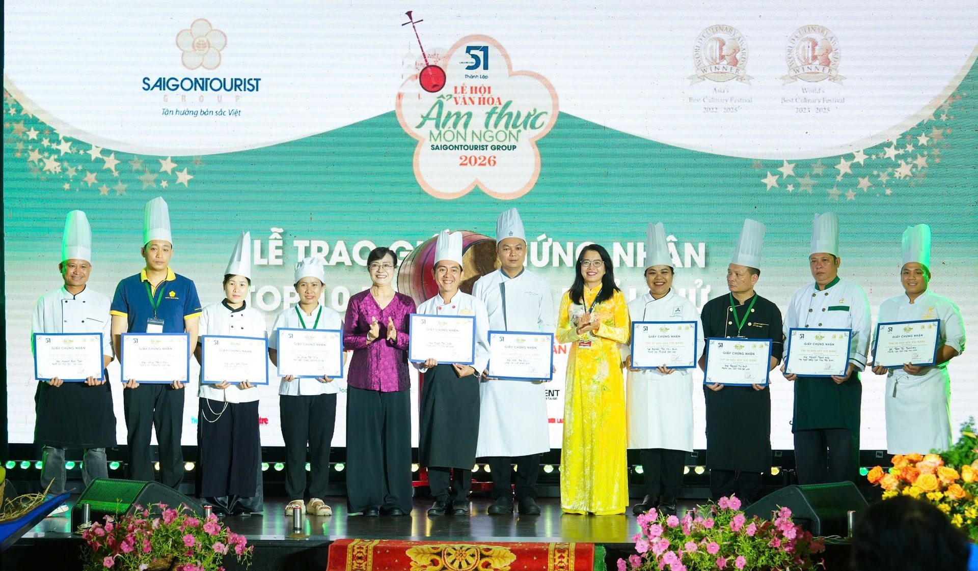 Lễ hội năm nay tạo dấu ấn với các hoạt động chuyên môn: Vinh danh 10 đầu bếp, 10 món ngon vùng miền, 6 chuyên gia pha chế, cùng Top 10 gian hàng ấn tượng