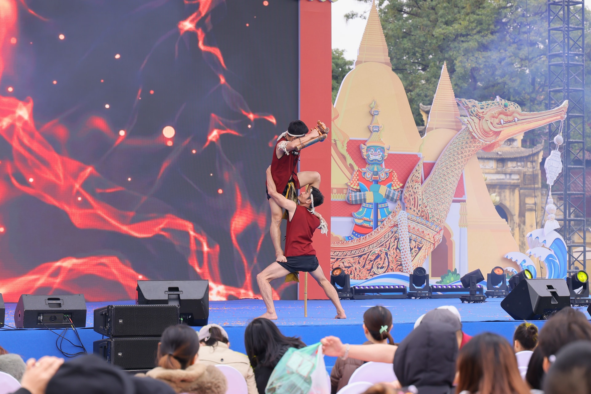 Biểu diễn nghệ thuật Thái Lan