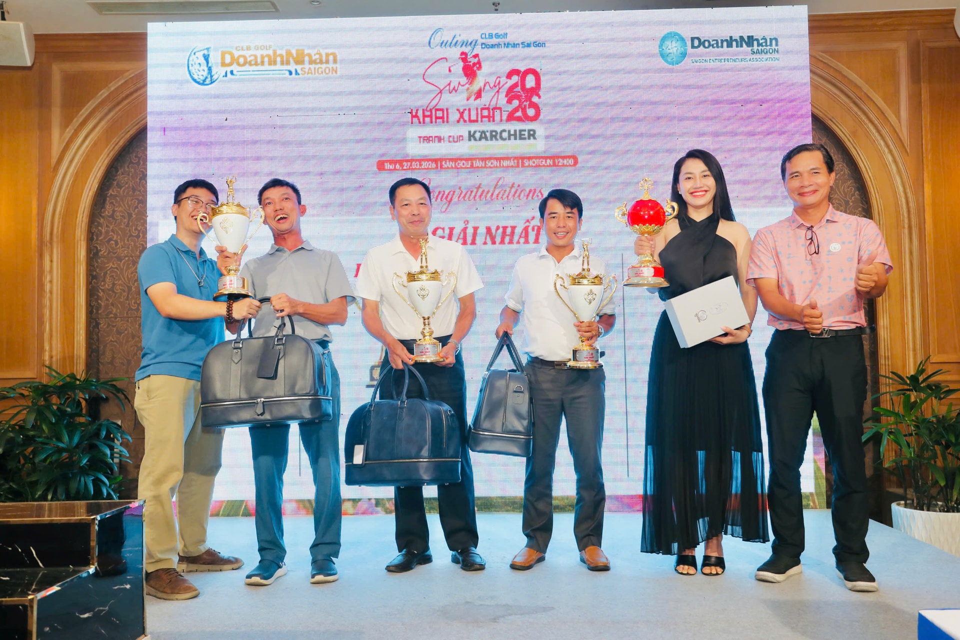 Out_Những nhà vô địch các bảng đấu