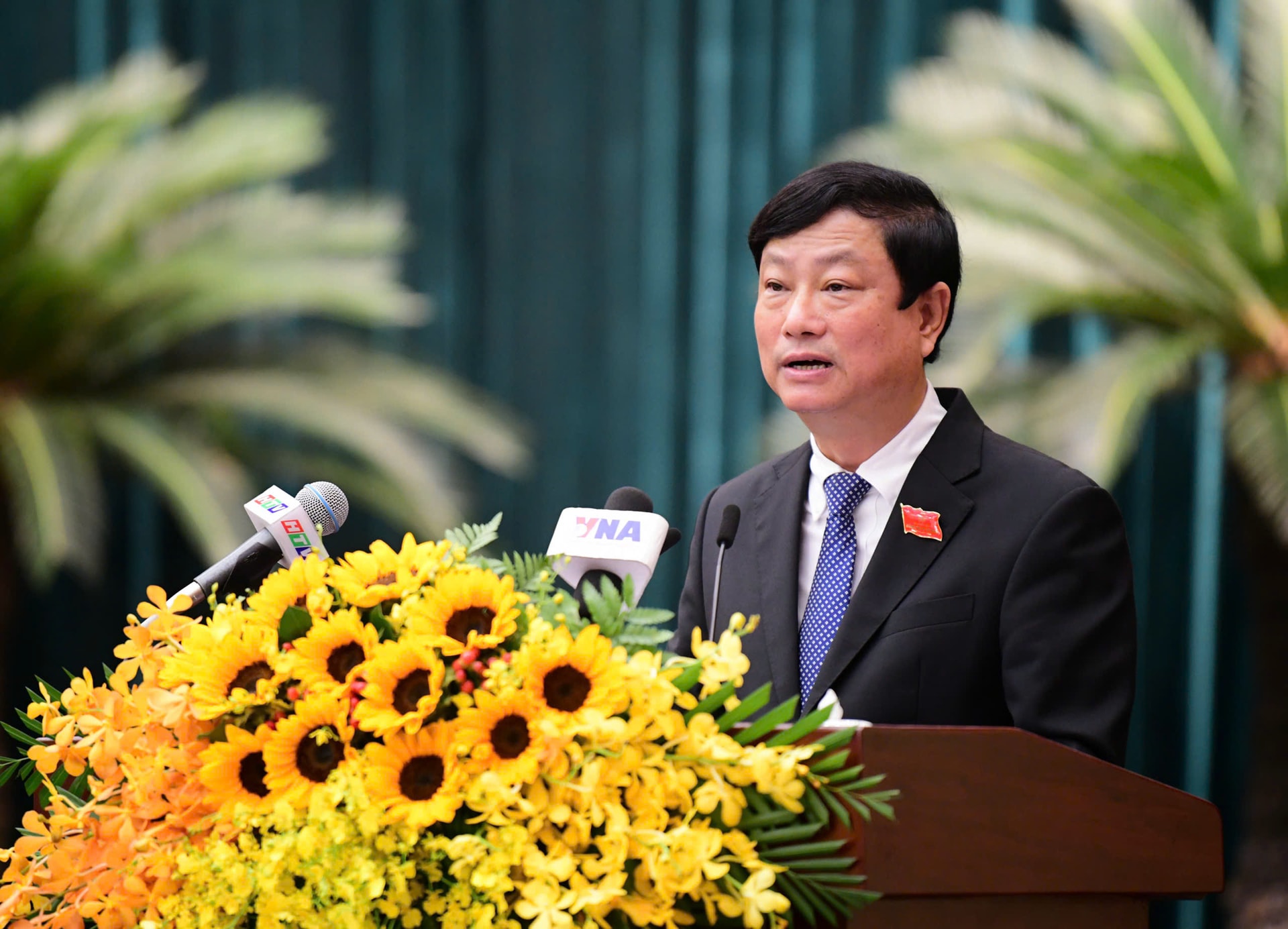 Ủy viên Trung ương Đảng, Chủ tịch HĐND TP.HCM Võ Văn Minh phát biểu khai mạc kỳ họp