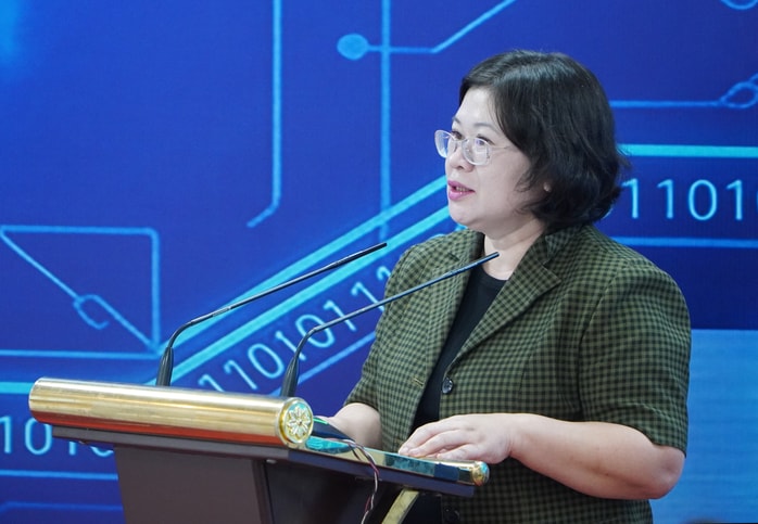 Bà Văn Thị Bạch Tuyết - Phó Bí thư Thành ủy TP.HCM phát biểu tại tọa đàm. Ảnh: Lê Vĩnh