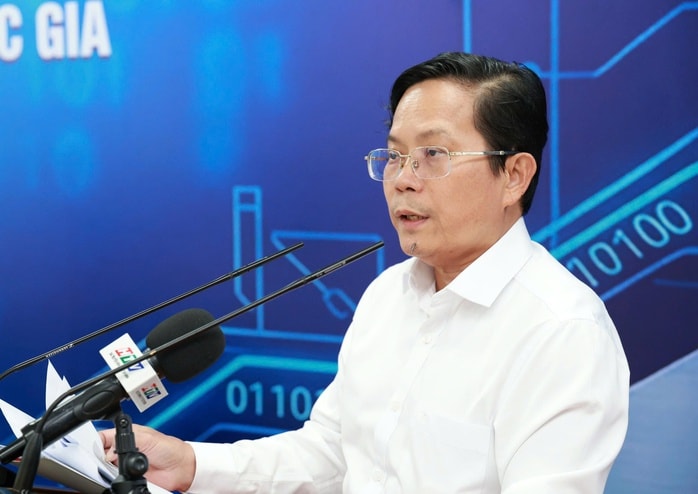 Nhà báo Tô Đình Tuân - Tổng Biên tập Báo Người Lao Động chia sẻ tại tọa đàm. Ảnh: Lê Vĩnh