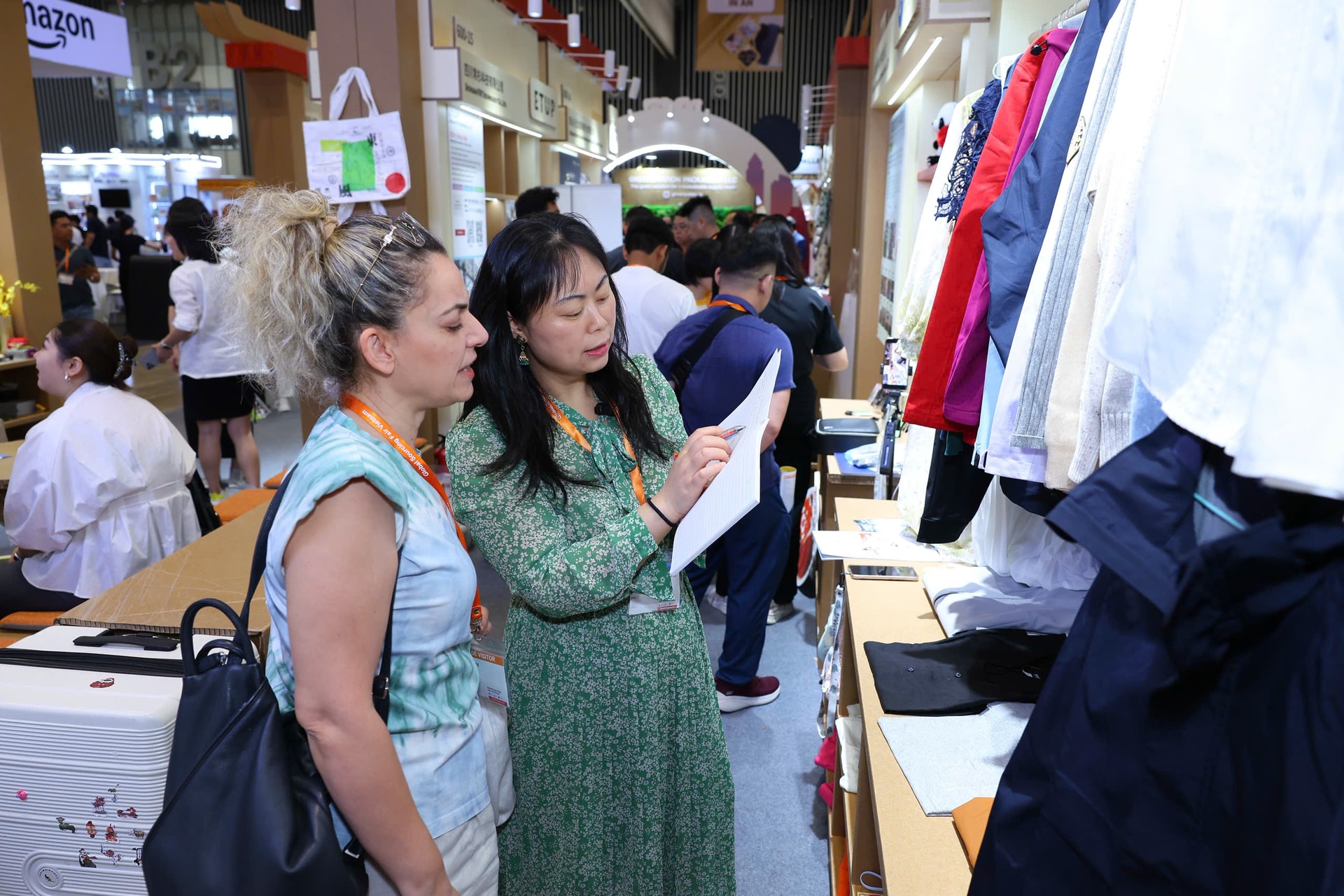 Rất đông nhà mua hàng quốc tế tại Global Sourcing Fair Việt Nam