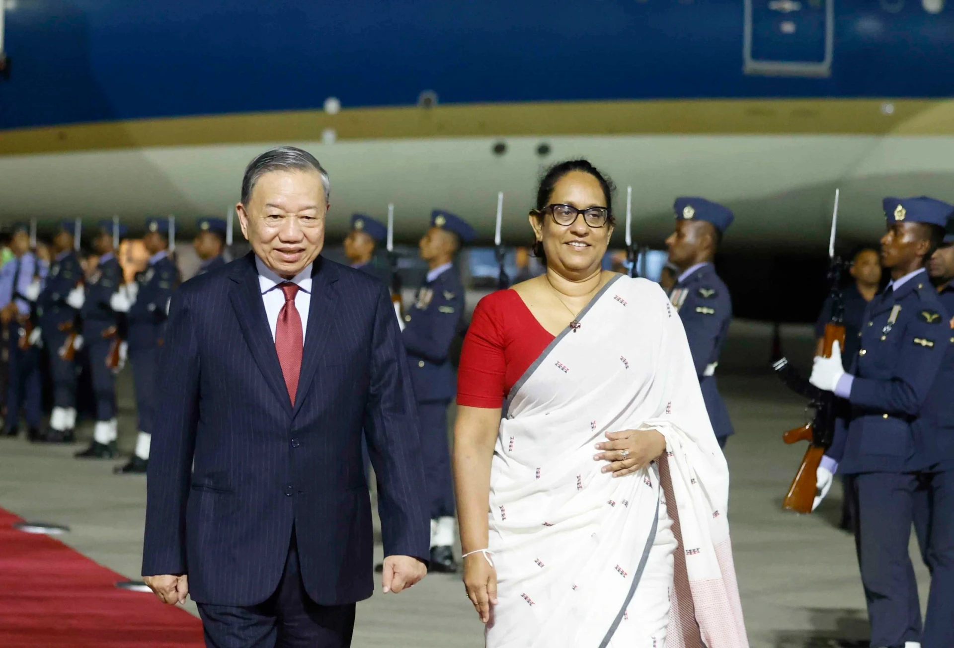 tong-bi-thu-chu-tich-nuoc-to-lam-tham-sri-lanka-1-17782022053331887995214.webp