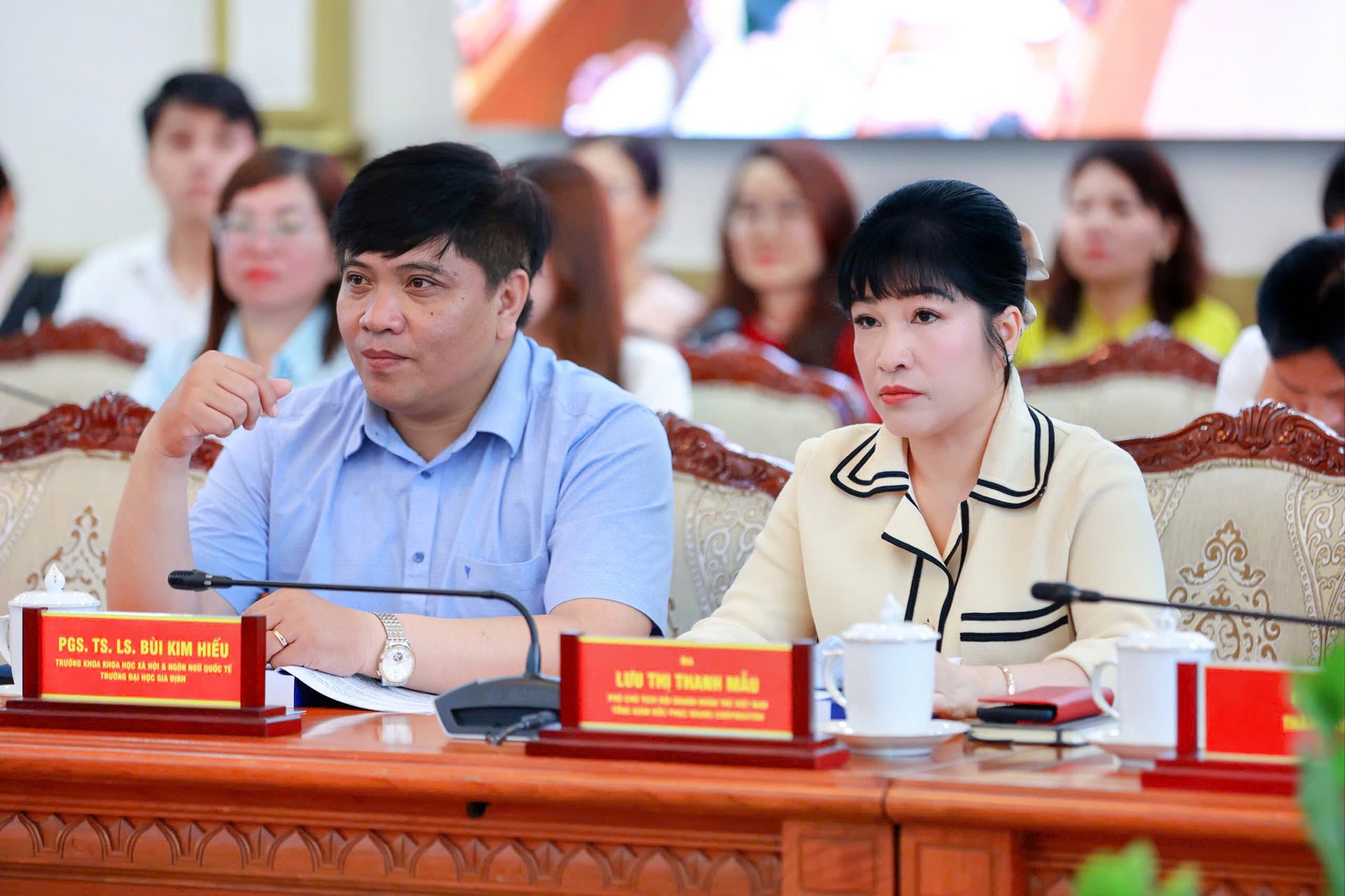 ba mẫu