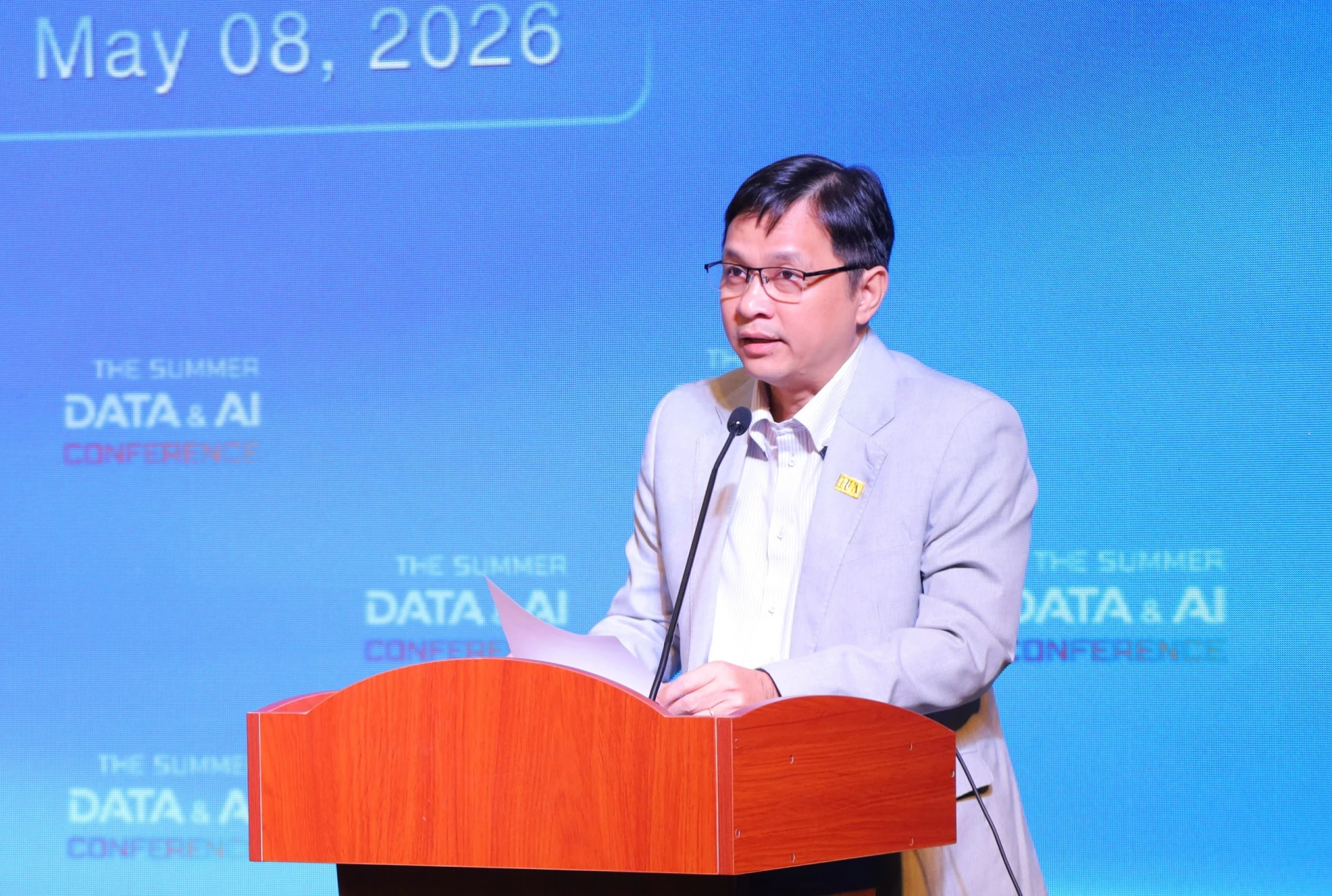 ong-lam-nguyen-hai-long-chu-tich-hoi-tin-hoc-tphcm-nguyen-vu-1778217646402853330075.webp