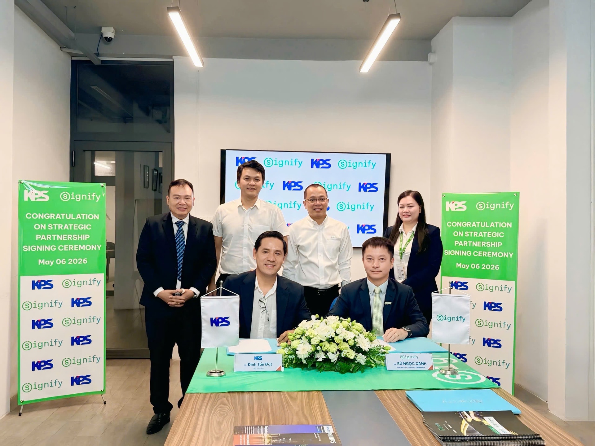 Signify & KPS ky ket hop tac chien luoc (3)