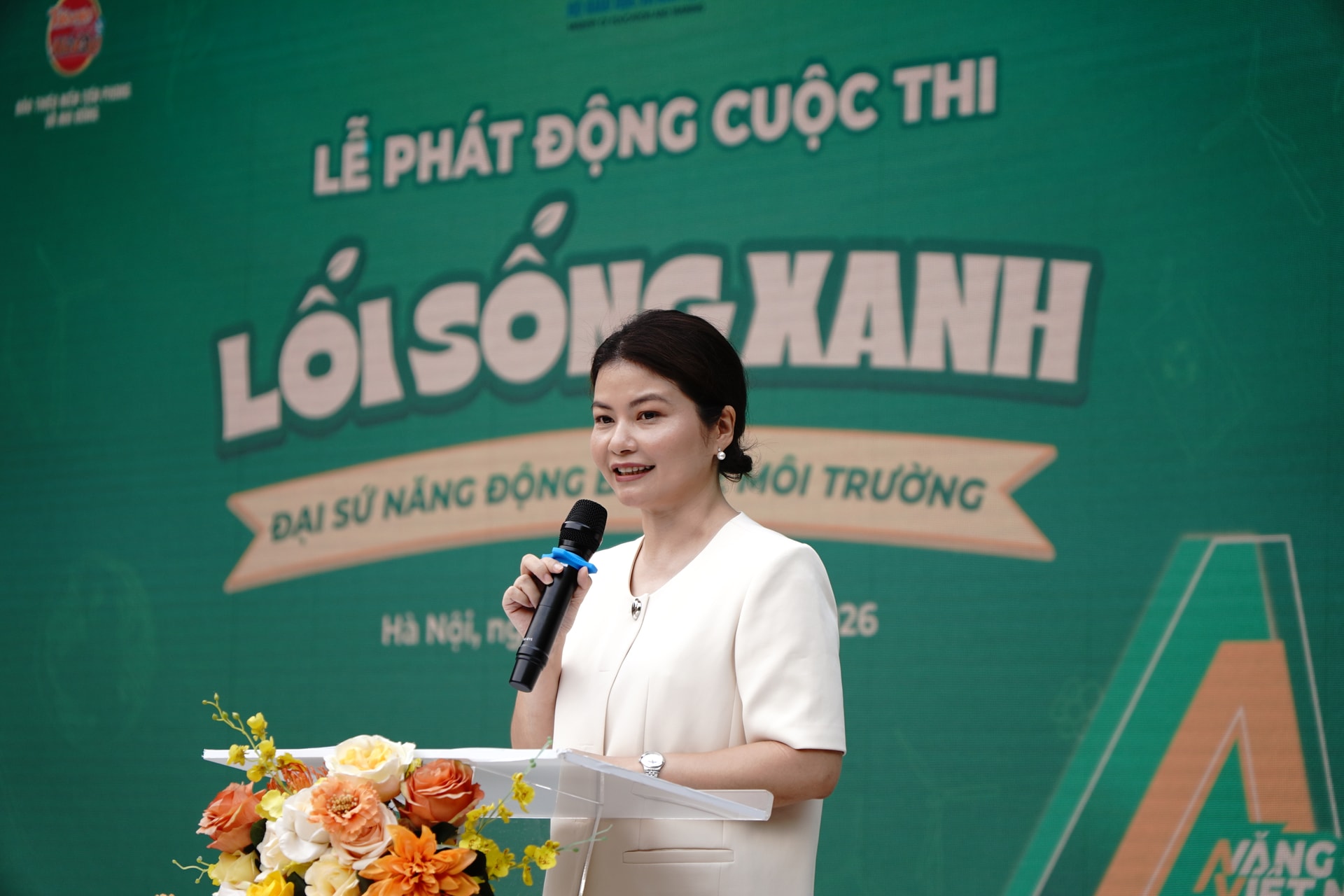 Bà Lê Thị Hoài Thương, đại diện Công ty TNHH Nestlé Việt Nam bày tỏ những giá trị và thói quen tốt được hình thành từ khi còn đi học sẽ theo các em suốt hành trình trưởng thành.