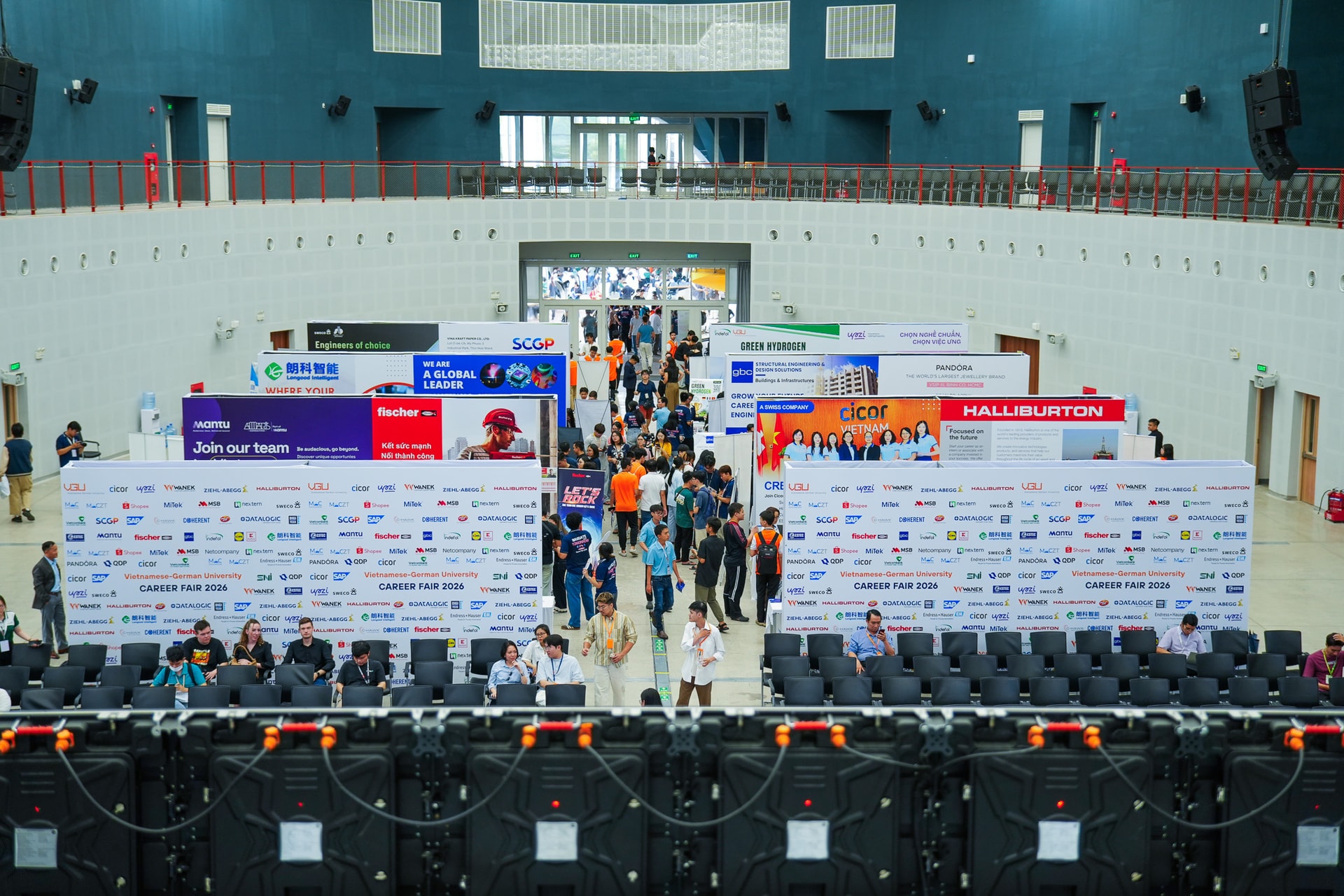 Toàn cảnh buổi Ngày hội Việc làm thường niên của Trường Đại học Việt-Đức 2026