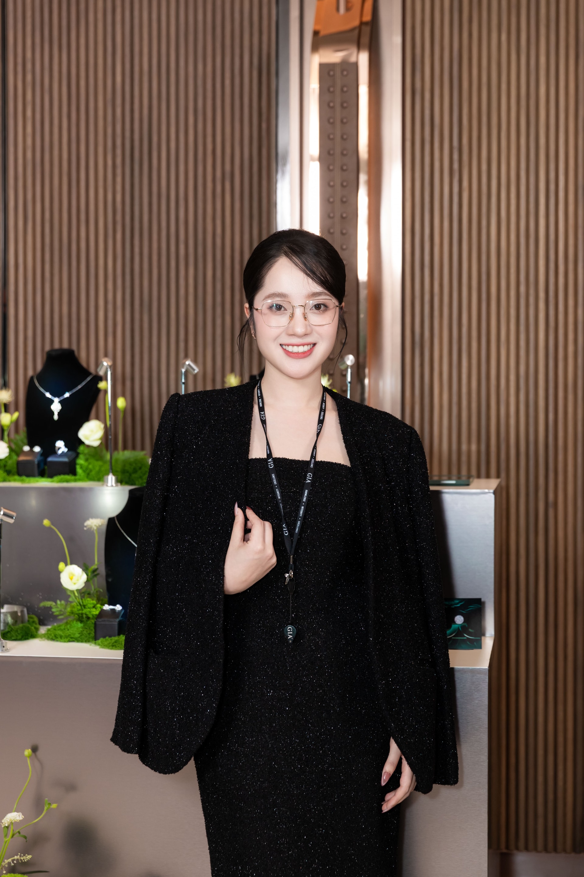 Bà Nguyễn Thị Vân Anh - .Giám Đốc Thương Hiệu Jemmia DiamondJPG
