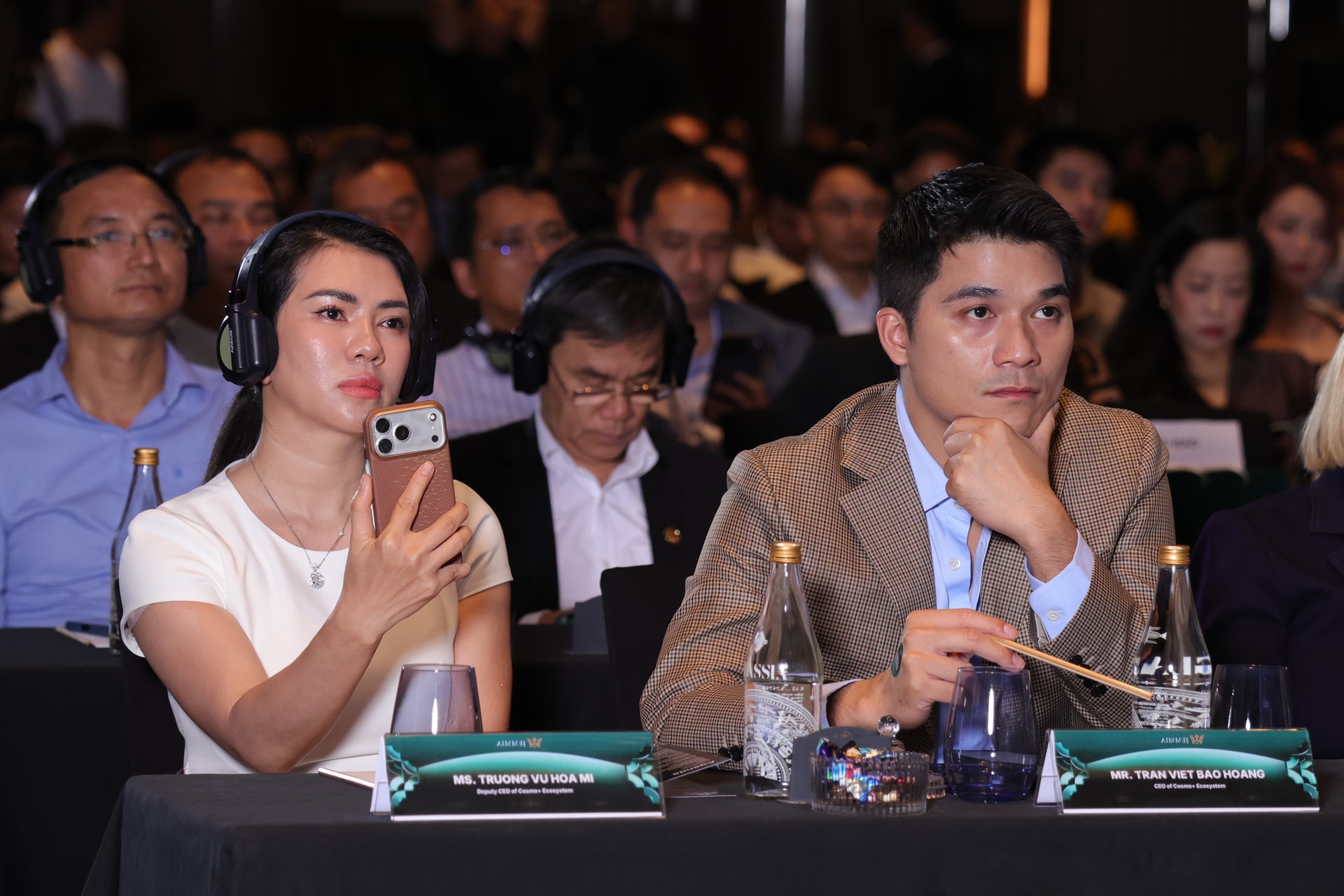 Rất đông khách tham dự chương trình