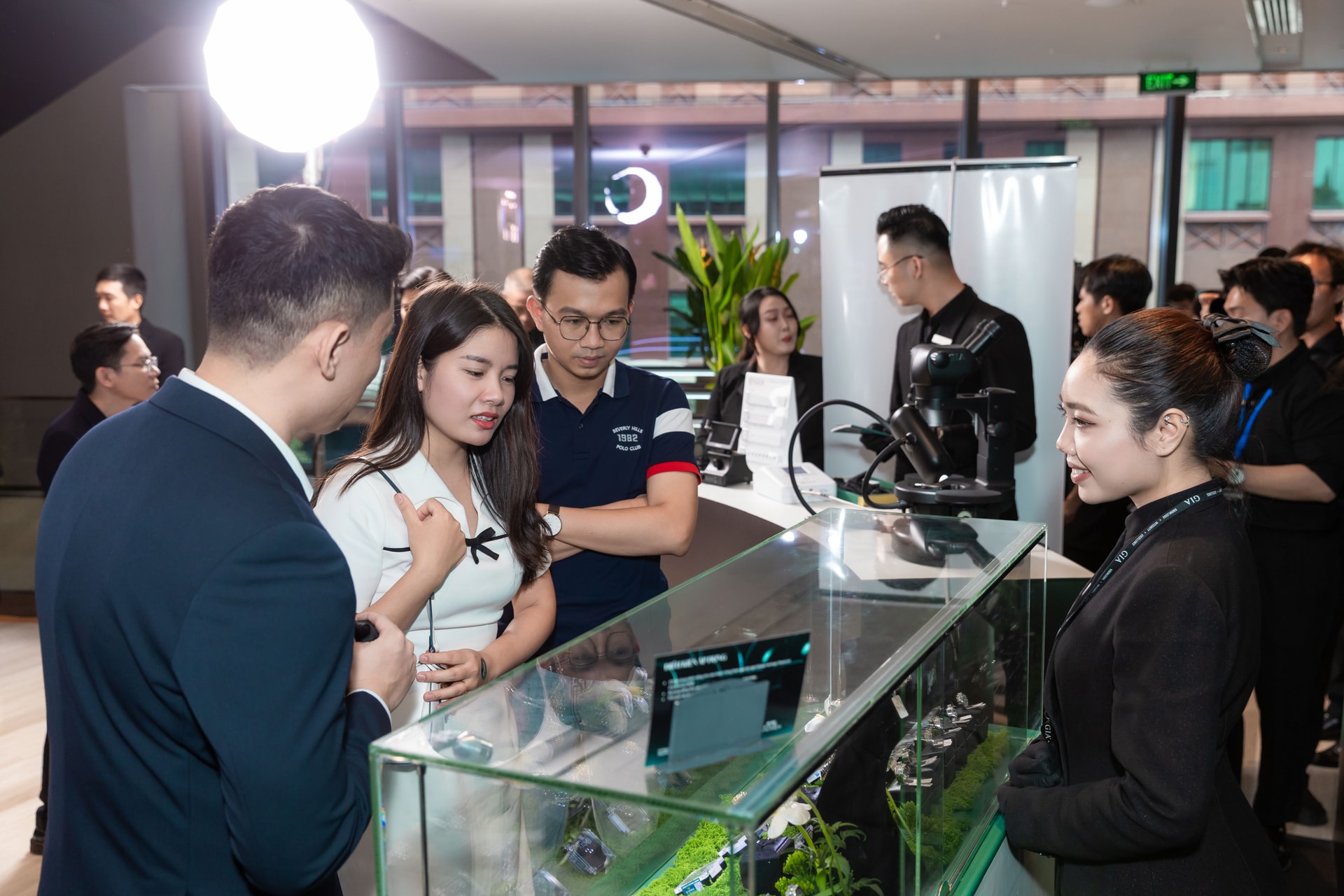 Sản phẩm Jemmia Diamond thu hút sự quan tâm của khách