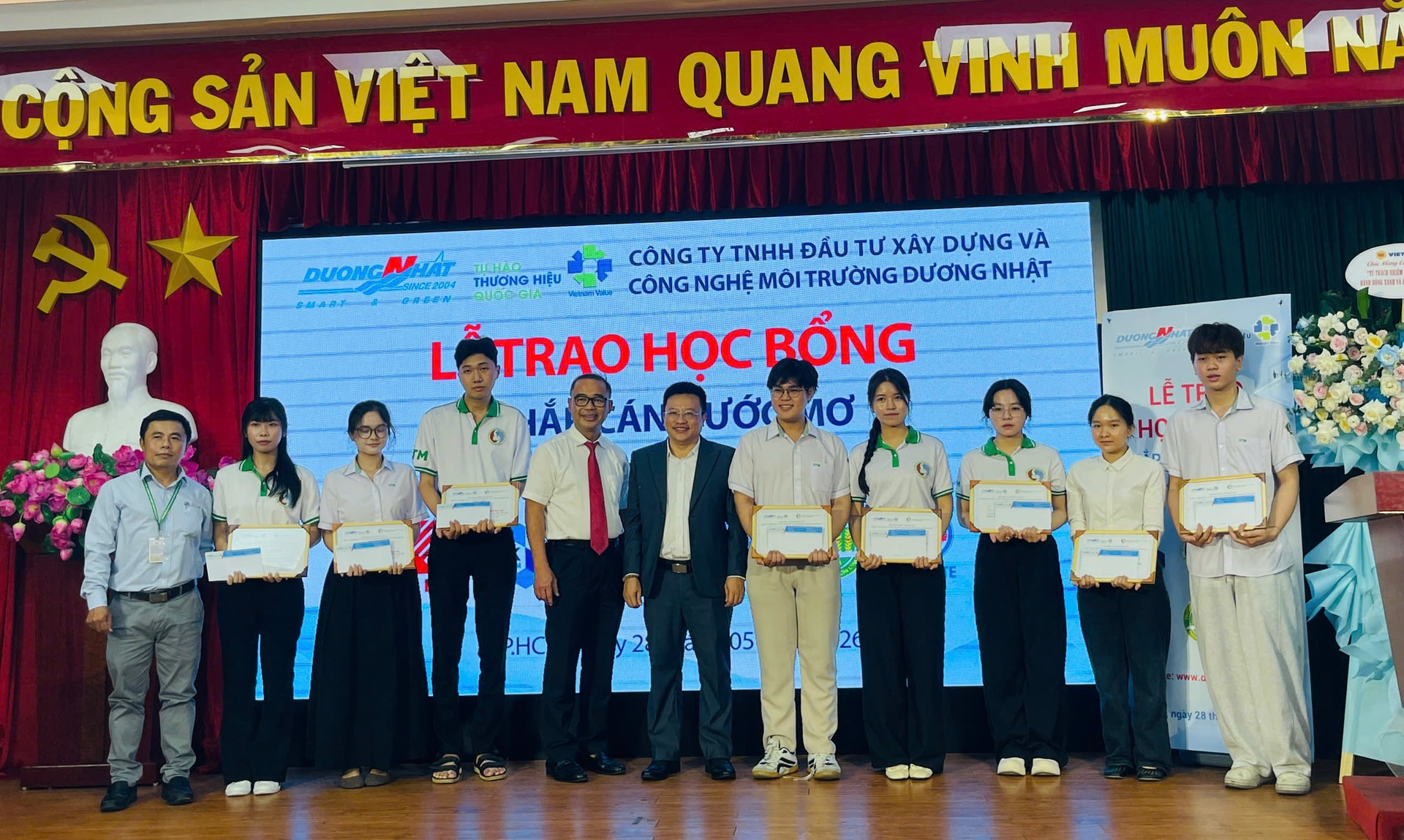 Trao học bổng “Chắp cánh ước mơ” đợt I năm 2026 cho các sinh viên học giỏi, có hoàn cảnh khó khăn