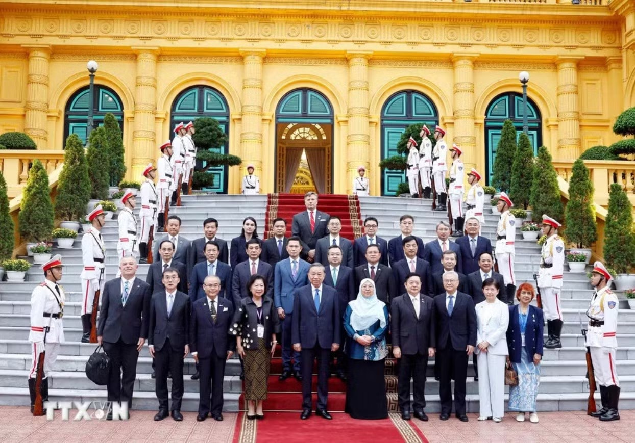 Tổng Bí thư, Chủ tịch nước Tô Lâm: 'Thế giới đang đổi khác, khu vực phải nghĩ khác' - Ảnh 2.