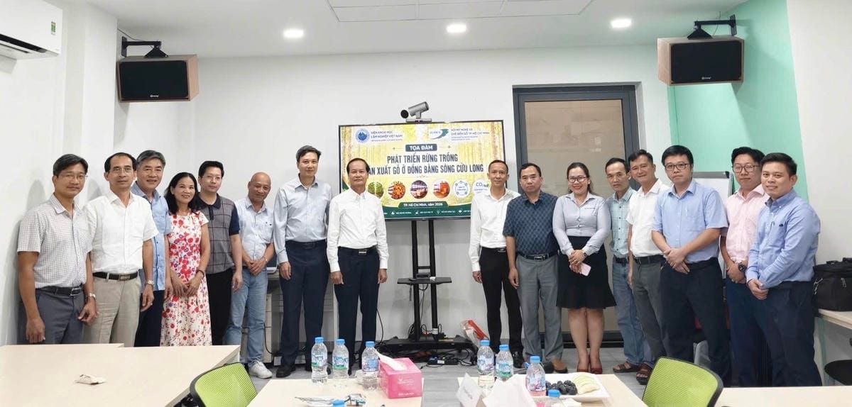 hawa-vien-khoa-hoc-lam-nghiep-viet-nam-cung-khai-mo-tiem-nang-rung-trong-san-xuat-go-o-dbscl.jpg