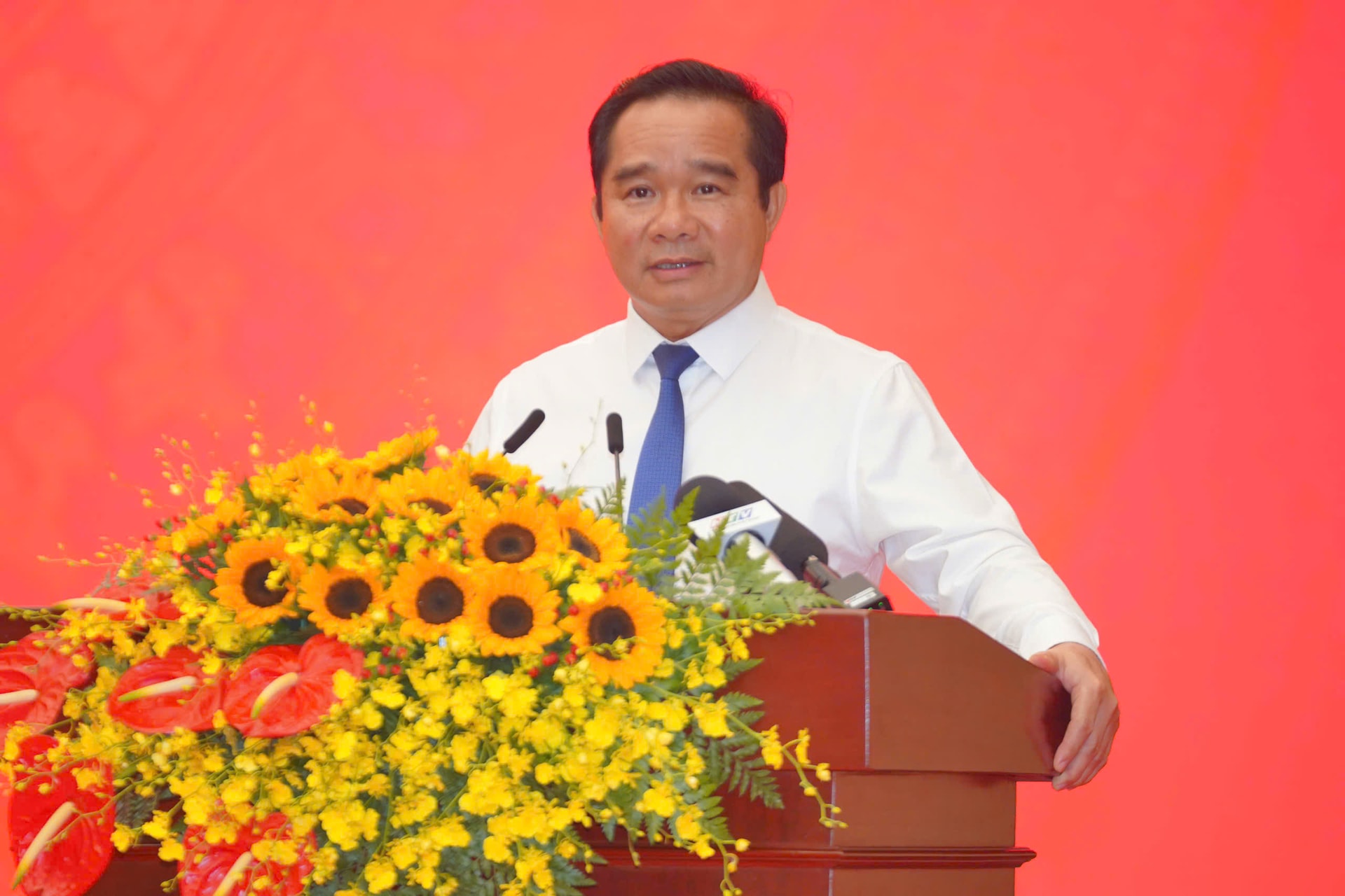 thu-tuong-lam-viec-voi-tphcm-3-1781322531763527966667.jpg