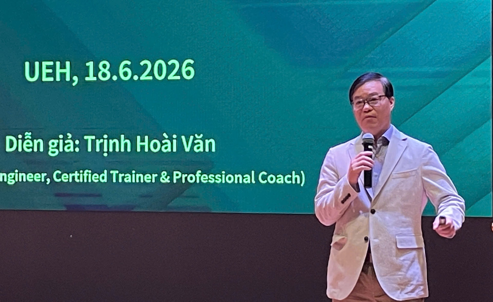 Diễn giả Trịnh Hoài Văn - MBA, Civil Engineer, Certified Trainer & Professional Coach