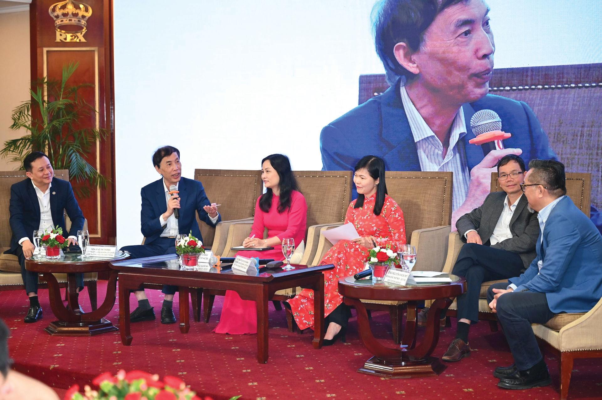 TS. Võ Trí Thành chia sẻ tại Diễn đàn Năng lực cạnh tranh doanh nghiệp 2024 do Tạp chí Doanh Nhân Sài Gòn tổ chức