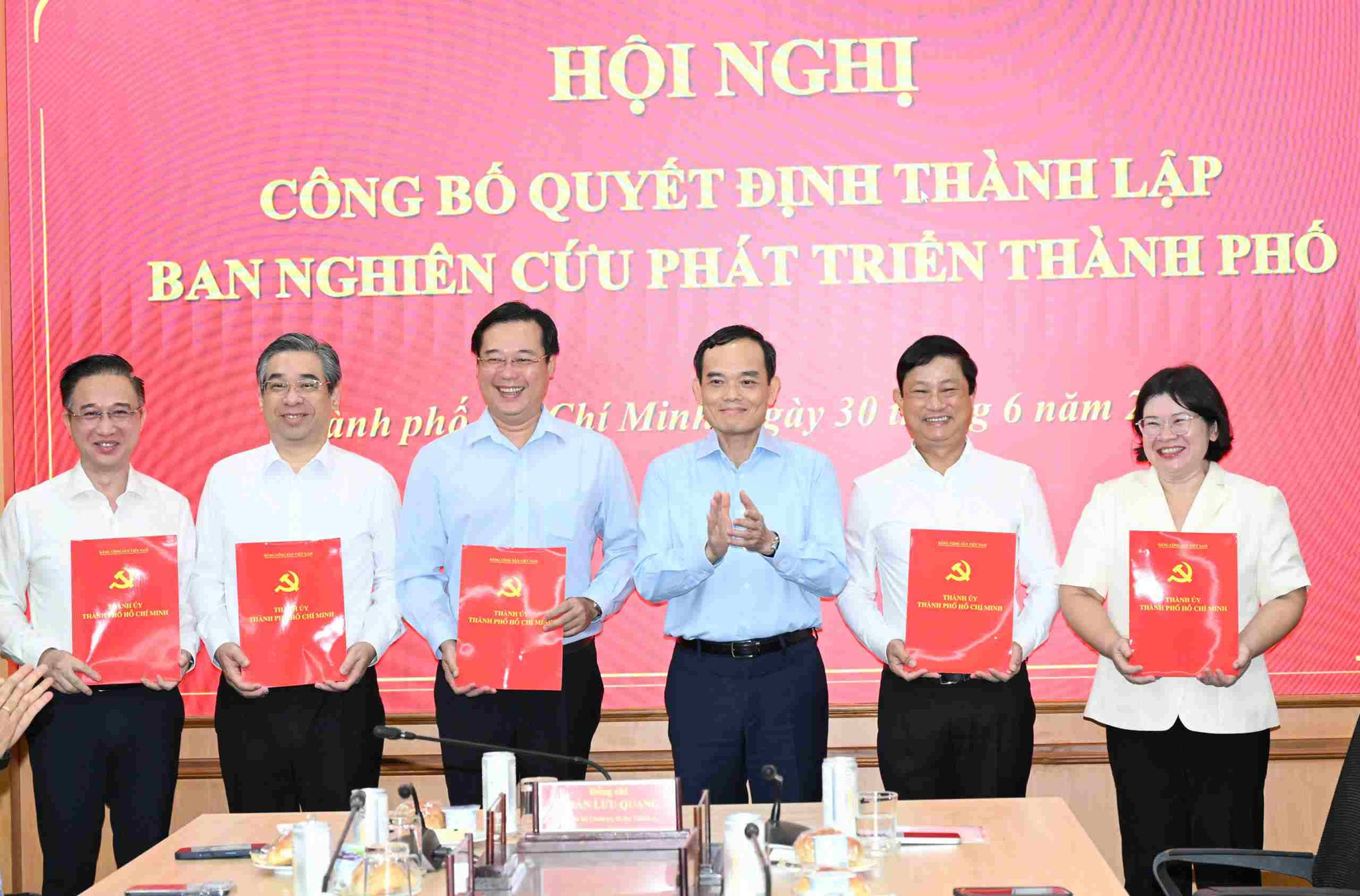 ban-nghien-cuu-phat-.jpg