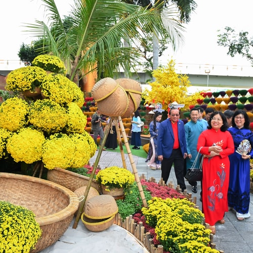 TP.HCM rộn ràng vào nhịp du xuân những ngày cận Tết
