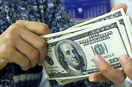 Doanh số giao dịch USD liên ngân hàng giảm mạnh