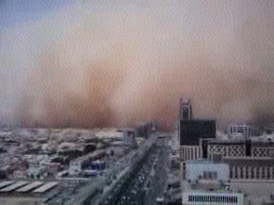 Bão cát nuốt chửng thành phố