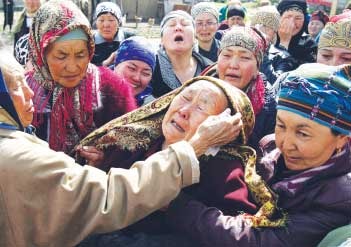 Kyrgyzstan: Máu đã thay màu TULIP