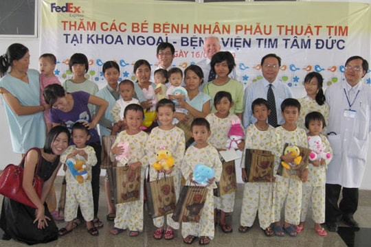 Phẫu thuật miễn phí cho trẻ em VN khuyết tật tim bẩm sinh