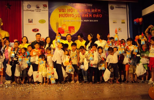 Đêm hội trăng rằm ở Bình Chánh