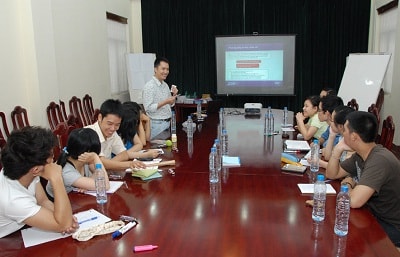 Anh giúp Việt Nam đào tạo người phát ngôn