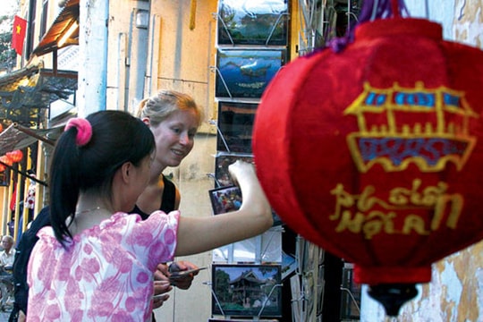 Du khách Nga đang quay lại