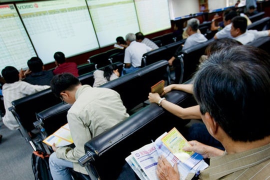 Ra nước ngoài làm dịch vụ chứng khoán