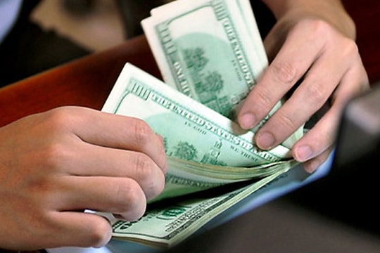 Lãi suất huy động USD bắt đầu “nóng”