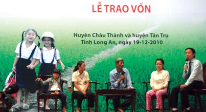 Con học giỏi, cha mẹ  thoát  nghèo