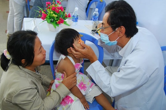 “Mắt sáng hướng tới tương lai”