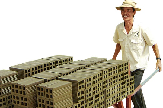 Bài 2: Gạch không nung lấn sân