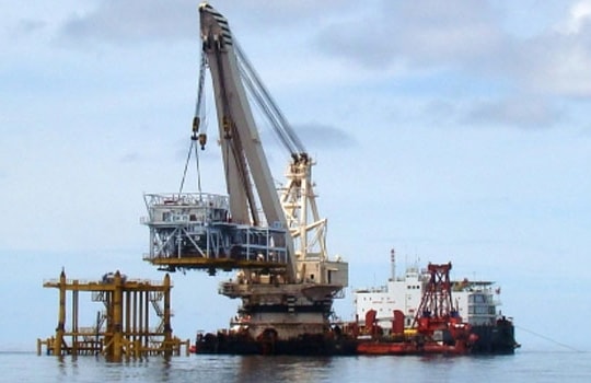 Giá xăng, dầu thế giới tăng đột biến