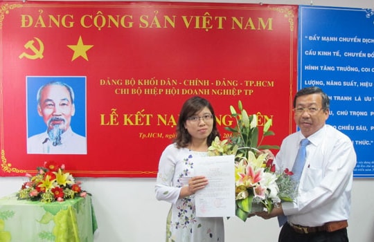 Để  bảo vệ Đảng và xây dựng đất nước giàu mạnh