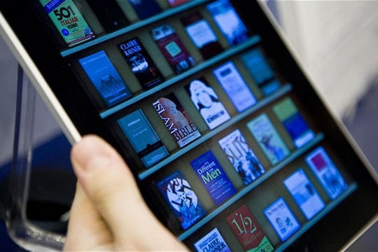 Apple bị truy tố vì “làm giá” sách kỹ thuật số